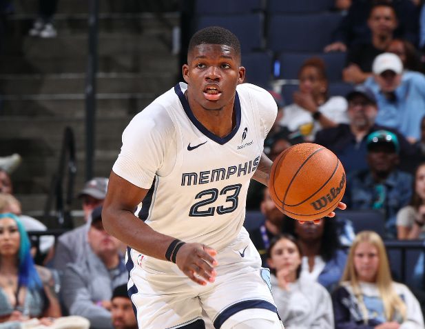 คืนอาชีพ! คนขี้ขลาดตัวเลือกหมายเลข 11 ทำสามพอยน์เตอร์ได้ 6 จาก 6 คะแนนและทำคะแนนได้ 27 แต้มบวกลบ +36