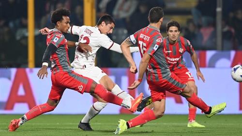 เอซี มิลาน vs เครโมเนส