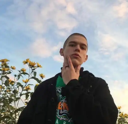 เดเมียน