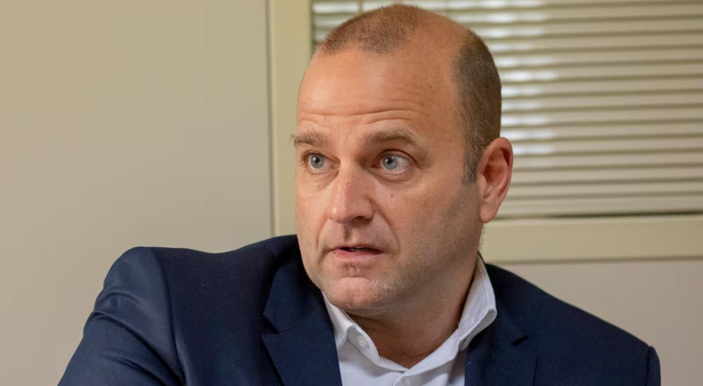 อดีตผู้สมัครถล่มลาปอร์ต้า เสียเงิน 1 พันล้านยูโรใน 5 ปี บาร์เซโลน่าภายใต้การนำของเขาไม่มีอนาคต